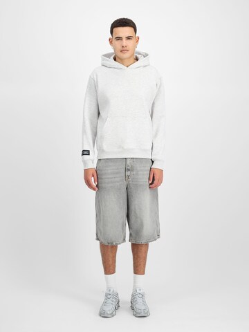 ALPHA INDUSTRIES Sweatshirt 'Label'‌‌‌‌‌‌‌‌‌‌ in Grau