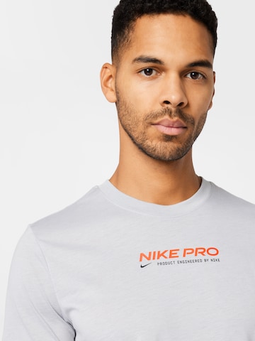 NIKE Функционална тениска 'Nike Pro' в сиво