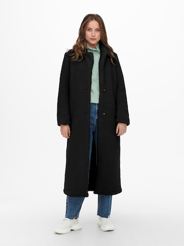 ONLY Ανοιξιάτικο και φθινοπωρινό παλτό 'Britt' σε μαύρο: μπροστά