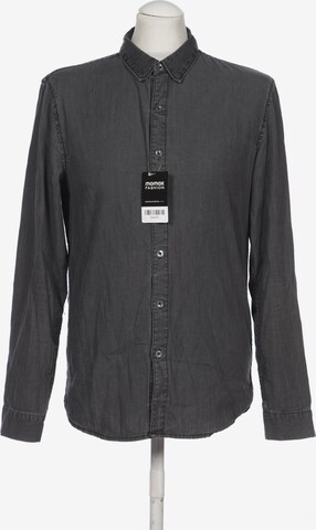 Closed Button Up Shirt in S in Grey: front