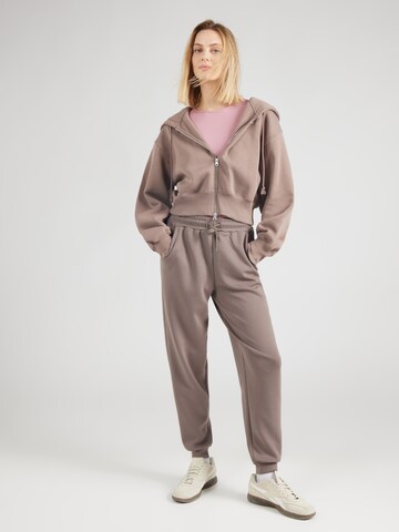 Effilé Pantalon de sport 'ONPLounge' ONLY PLAY en marron