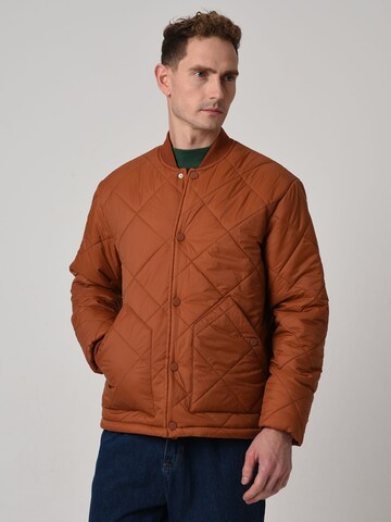 Veste mi-saison Antioch en marron : devant