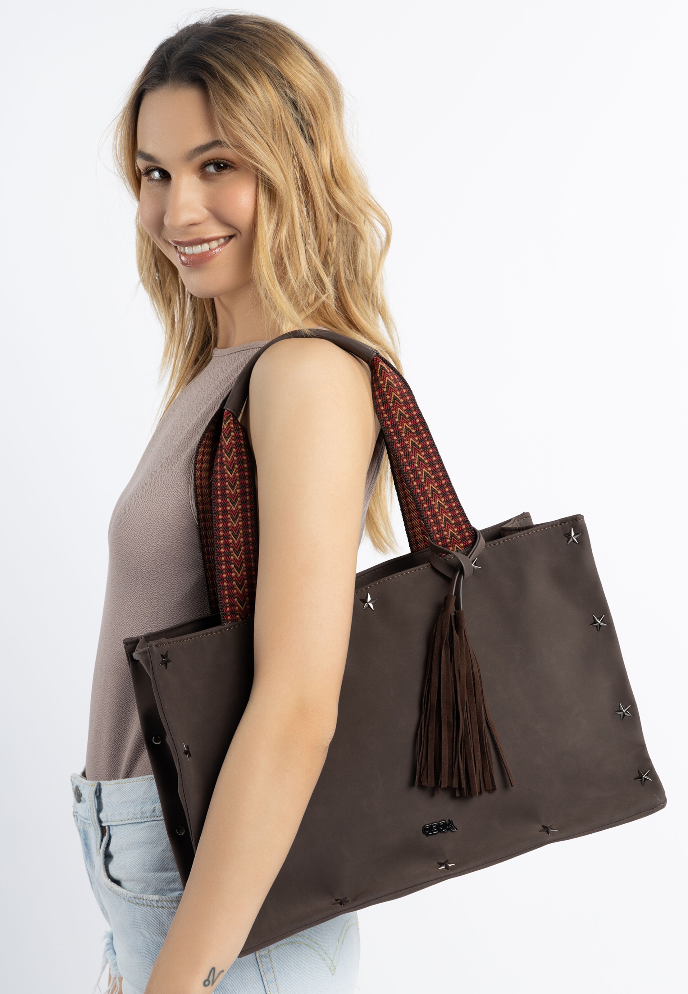 Frauen Taschen & Rucksäcke IZIA Schultertasche in Braun - EA36903 Frauen Taschen & Rucksäcke IZIA Schultertasche in Braun - EA36903