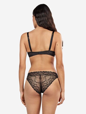Gisela Slip i sort