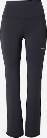 évasé Pantalon de sport Röhnisch en noir : devant