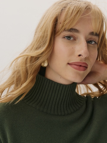 KAVAZI Sweater 'Eucalyptus' in Green