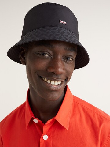 Chapeaux TOMMY HILFIGER en noir : devant