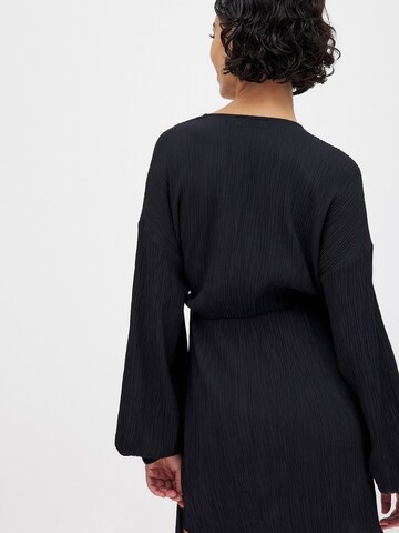 NA-KD Kleid in Schwarz