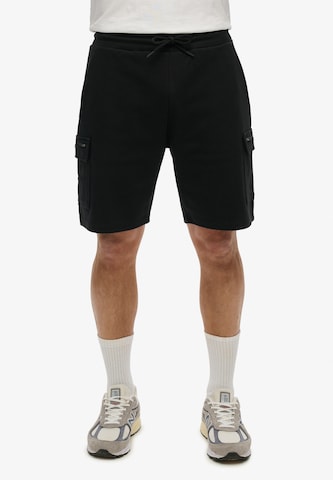 Regular Pantalon cargo Superdry en noir : devant