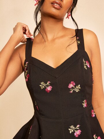 Top di love & roses in nero