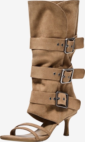 Bershka Sandaalit värissä beige: etupuoli