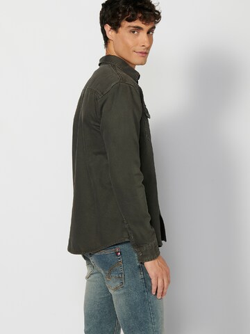 Regular fit Camicia di KOROSHI in verde