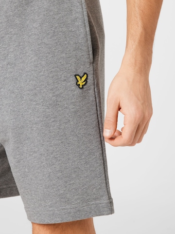 Regular Pantalon Lyle & Scott en gris