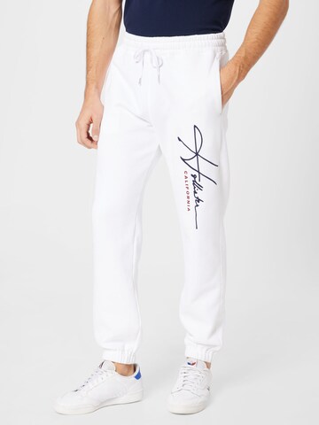 HOLLISTER Дънки Tapered Leg Панталон в бяло: отпред