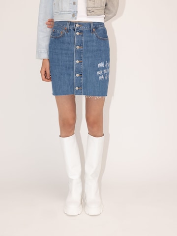 Levi's® Upcycling Skirt 'Wavvyboi Design' in Blue: front