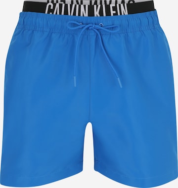 Calvin Klein Swimwear - Bermudas en azul: frente