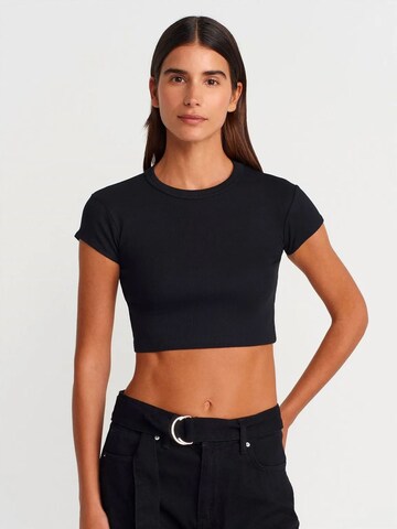 Dilvin Shirt in Black: front