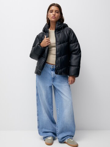 Pull&Bear Prechodná bunda - Čierna
