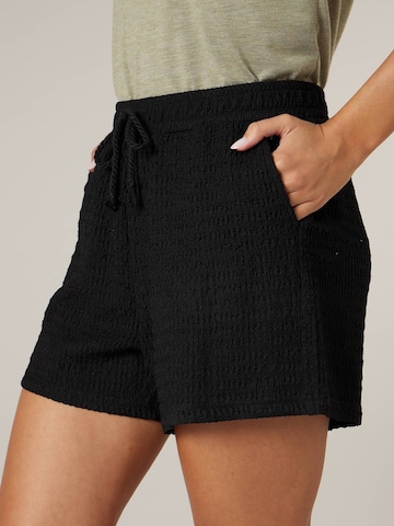 Deeluxe Regular Broek 'Kaissy' in Zwart