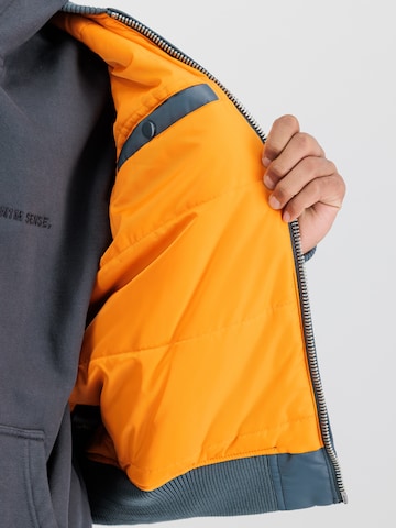 ALPHA INDUSTRIES Talvitakki 'MA-1 VF Vintage Fit 59' värissä sininen