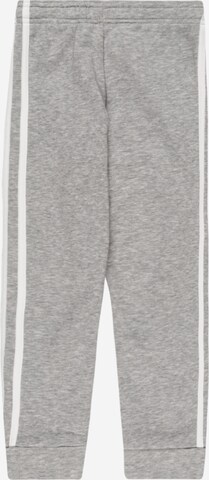 ADIDAS SPORTSWEARTapered Sportske hlače 'Essentials 3-Stripes' - siva boja