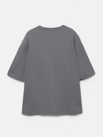 Tricou de la Pull&Bear pe gri