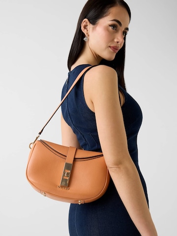 GUESS Shoulder Bag in Orange: front