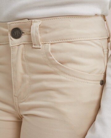 WE Fashion Flared Broek in Beige