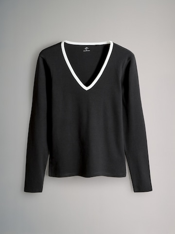 Tricou de la The Set pe gri