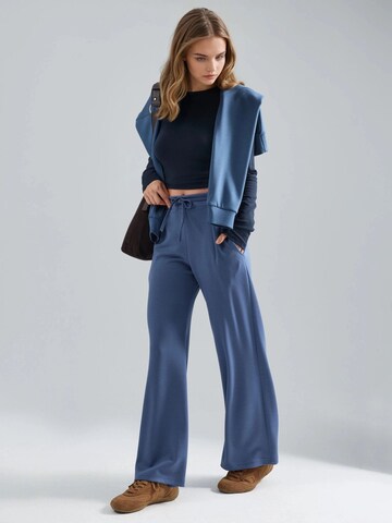 Hiccup Wide leg Trousers in Blue