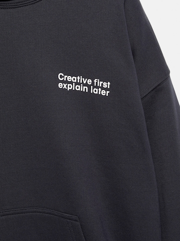 Sweat-shirt Pull&Bear en bleu
