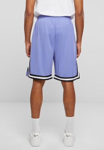 Karl Kani Regular Shorts in Lila