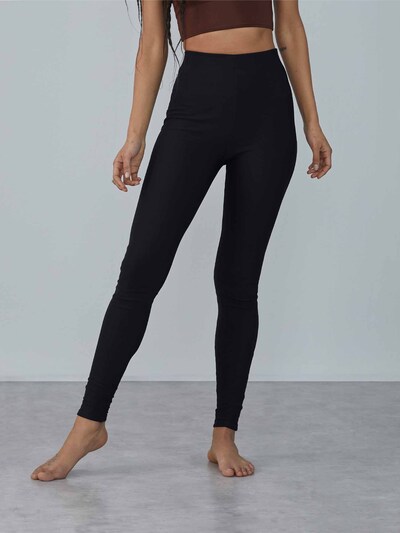 Leggings 'Sunny' LeGer by Lena Gercke pe negru, Vizualizare model