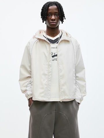 Veste mi-saison Pull&Bear en blanc : devant