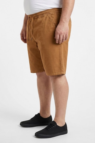 Men Plus Regular Shorts in Beige