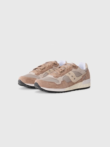 Sneaker bassa 'SHADOW 5000' di saucony in beige