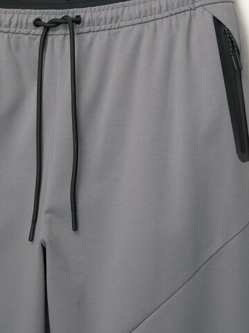 regular Pantaloni di Pull&Bear in grigio
