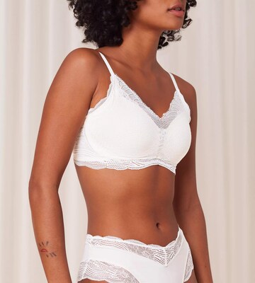 TRIUMPH Bra in White