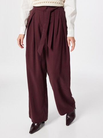 ABOUT YOU Wide leg Pleat-Front Pants 'Ria' in Brown: front