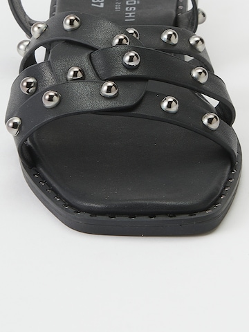 KOROSHI - Sandalias con hebilla en negro