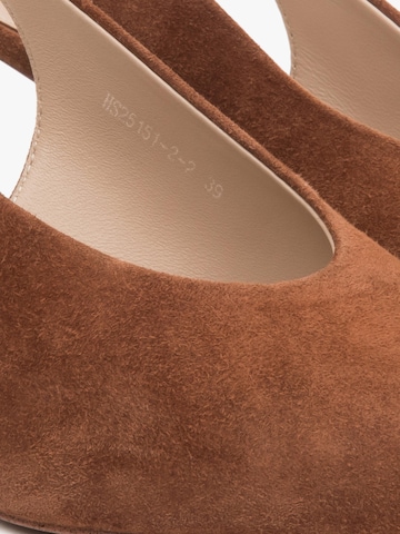 Estro Pumps '25151-2' i brun