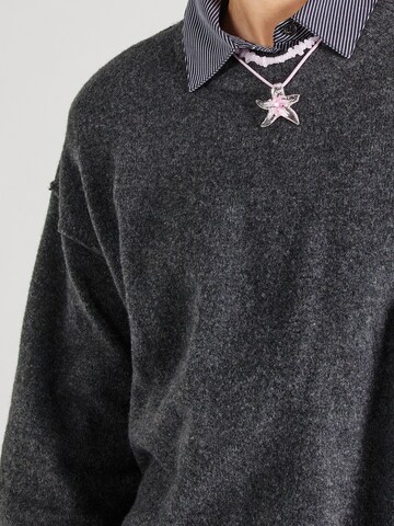 Pull-over 'Funda' WEEKDAY en gris