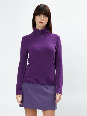 Pullover di Influencer in lilla: frontale