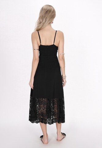 IZIA - Vestido em preto