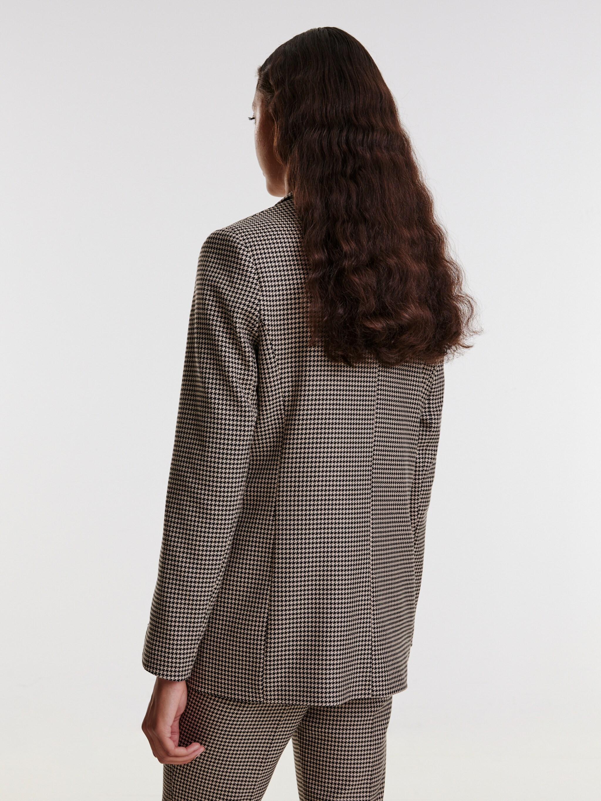 EDITED Producten Blazers 'Coralie' Beige
