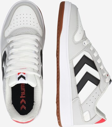 Sneaker low de la Hummel pe gri