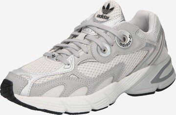 ADIDAS ORIGINALS - Zapatillas deportivas bajas 'Astir' en gris: frente