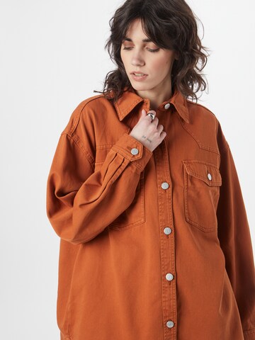 Monki Blouse in Brown