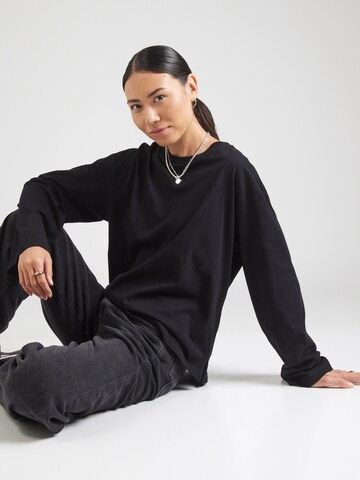 Monki Shirt in Black: front