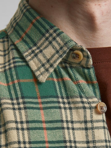 Regular fit Camicia di JACK & JONES in verde